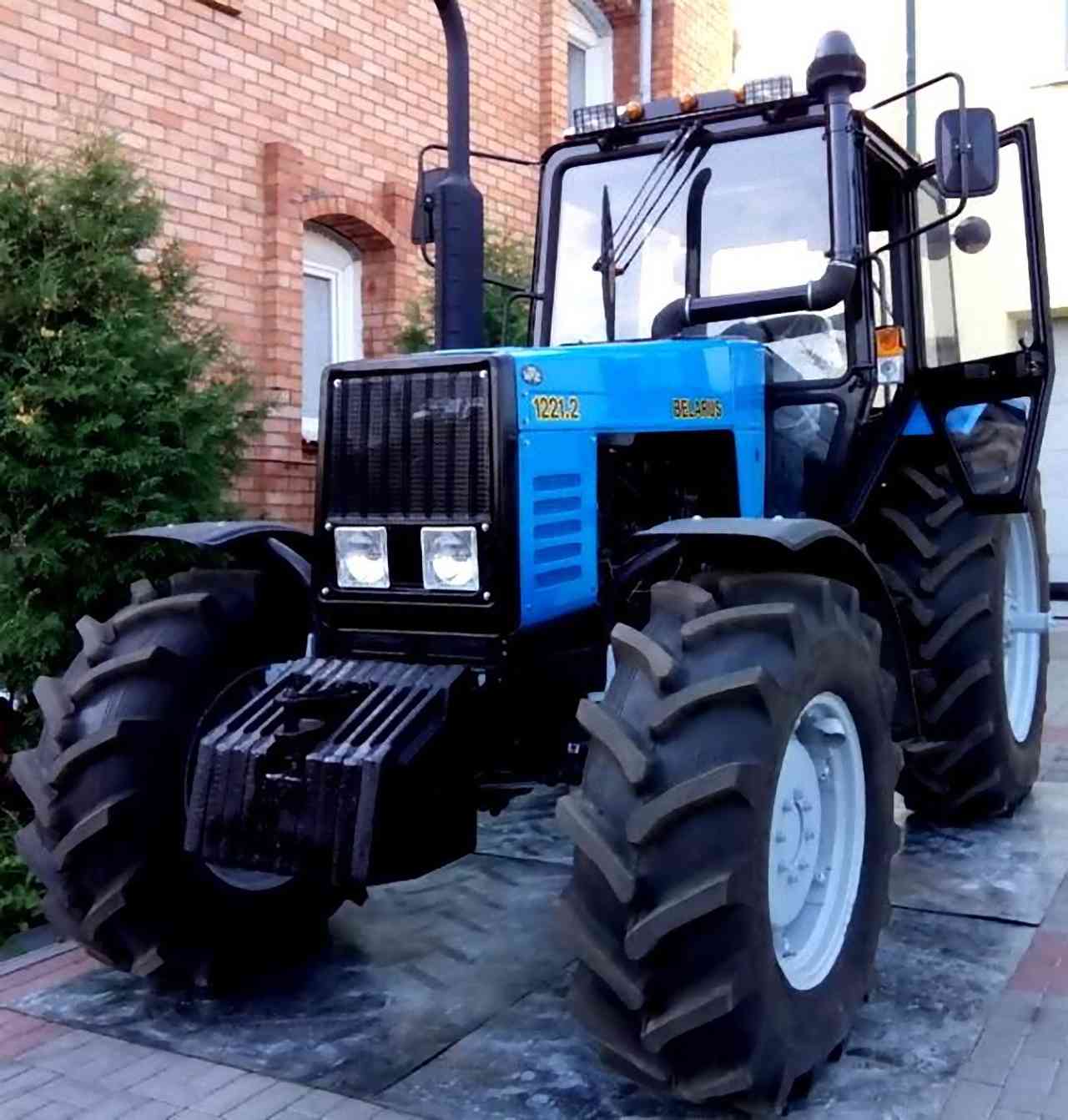 Беларус-1221 трактор